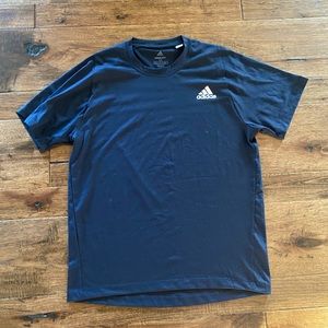 Adidas athletic t-shirt size M